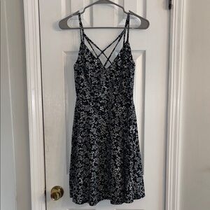 Nine Britton Stitch Fix Floral Black & White Dress adj straps super soft Size M